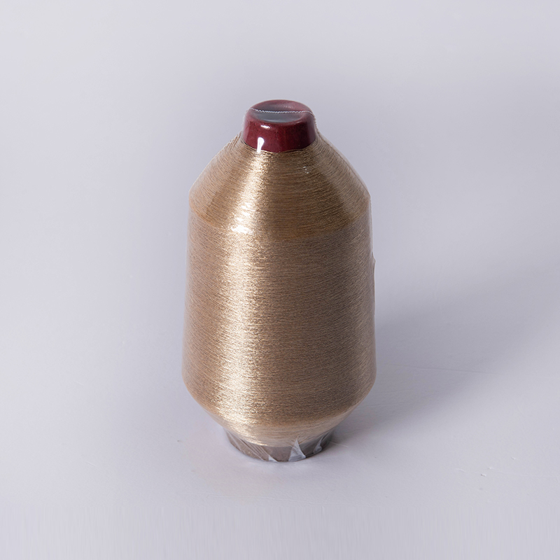 W jaki sposób metaliczny wątek haftu dodaje uroku i wpływu wizualnego?